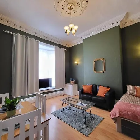 Digbeth City Centre Apartment Sleeps 12 Opposite Coach Station Birmingham Exterior photo