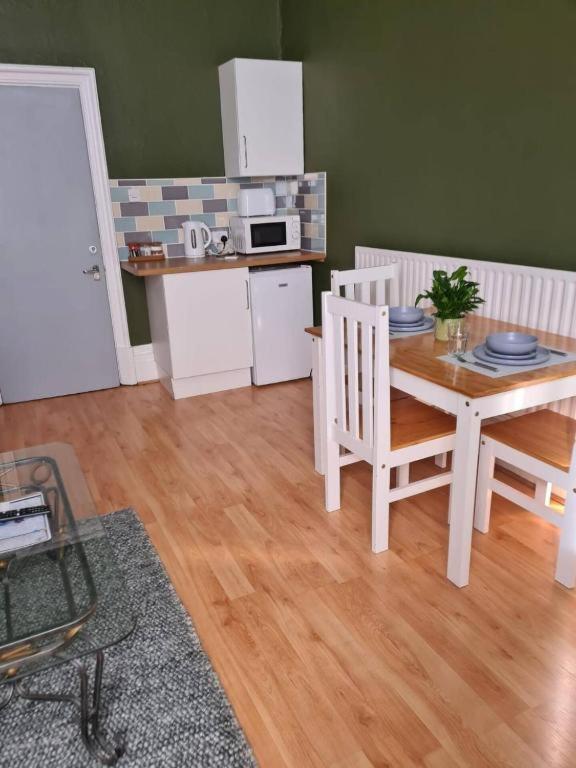 Digbeth Centre Sleeps 12 Opposite Coach Station