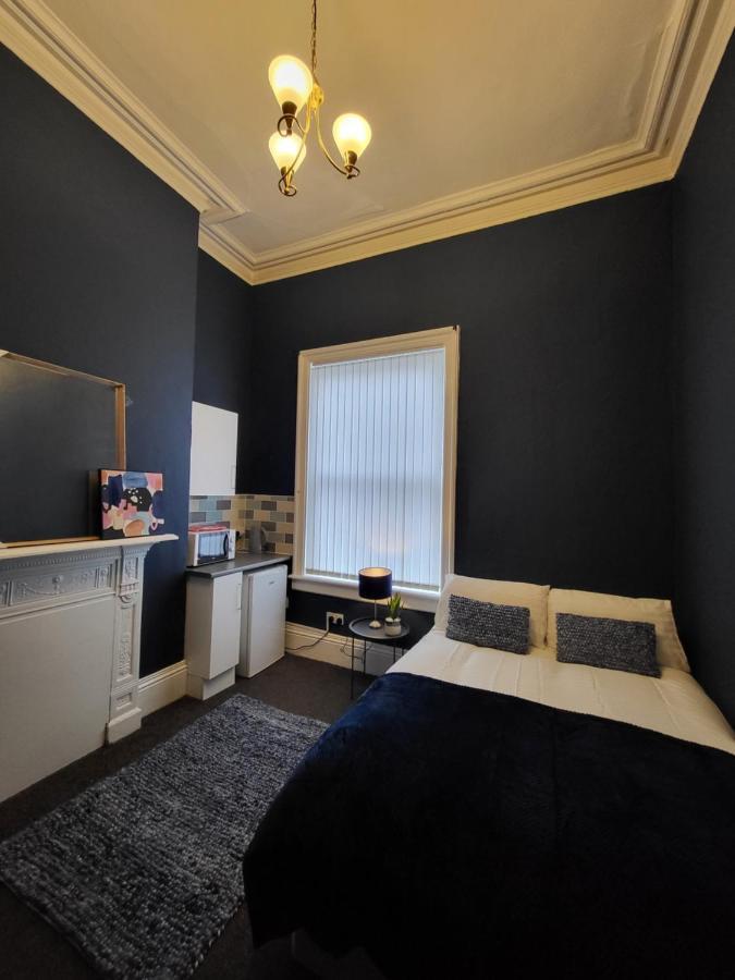 Digbeth Centre Sleeps 12 Opposite Coach Station
