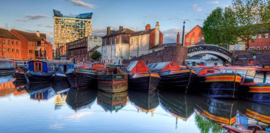 Digbeth Centre Sleeps 12 Opposite Coach Station * Birmingham